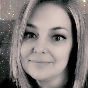 Meet your Posher, Genevieve